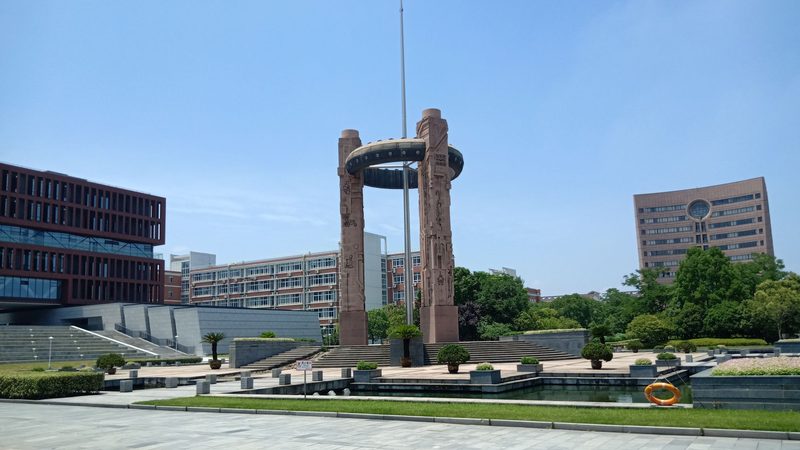 电子元器件厂家排名：揭秘优缺点背后的技术逻辑